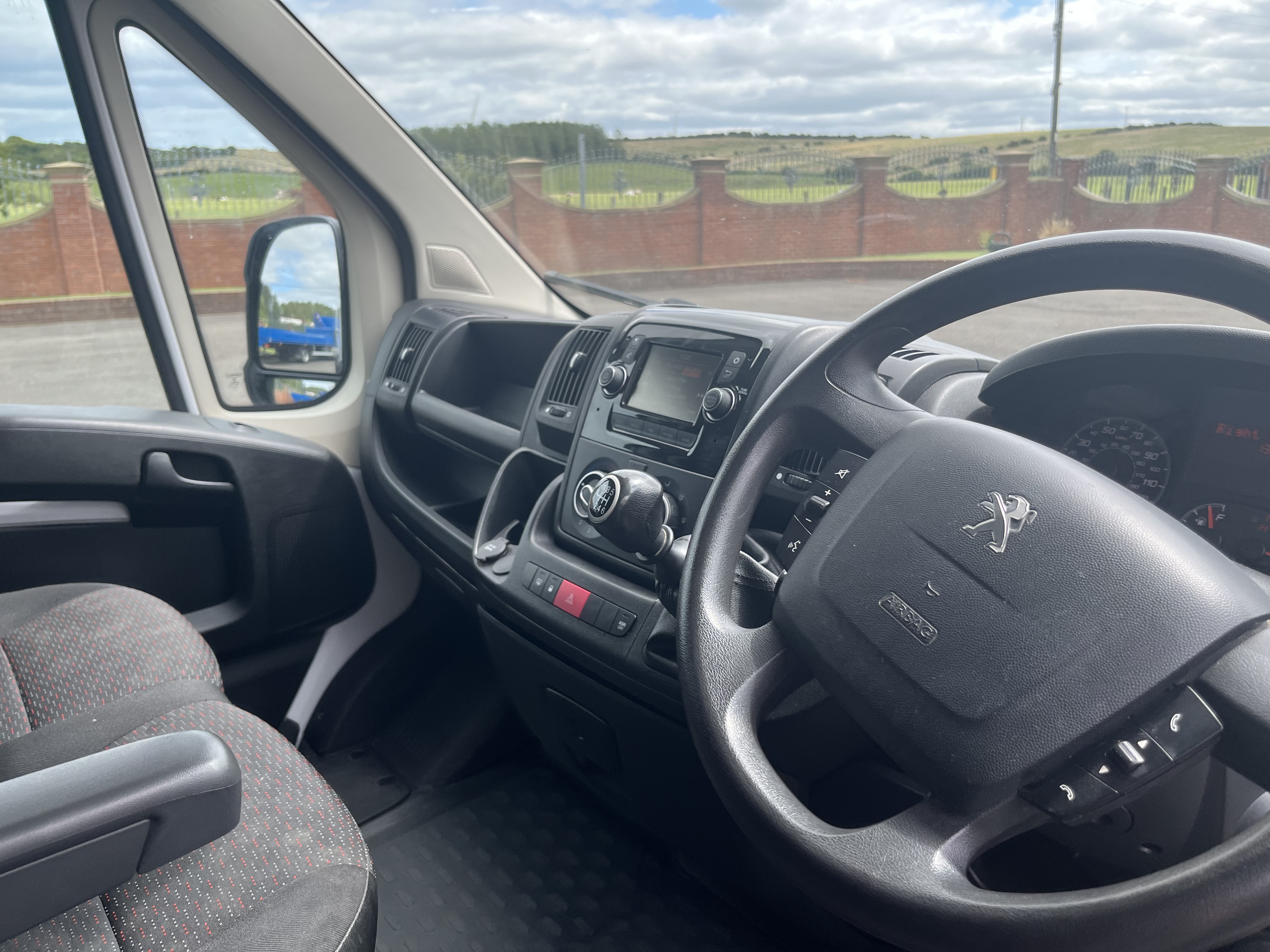 2021 71 Peugeot boxer Lwb van air con sat nav