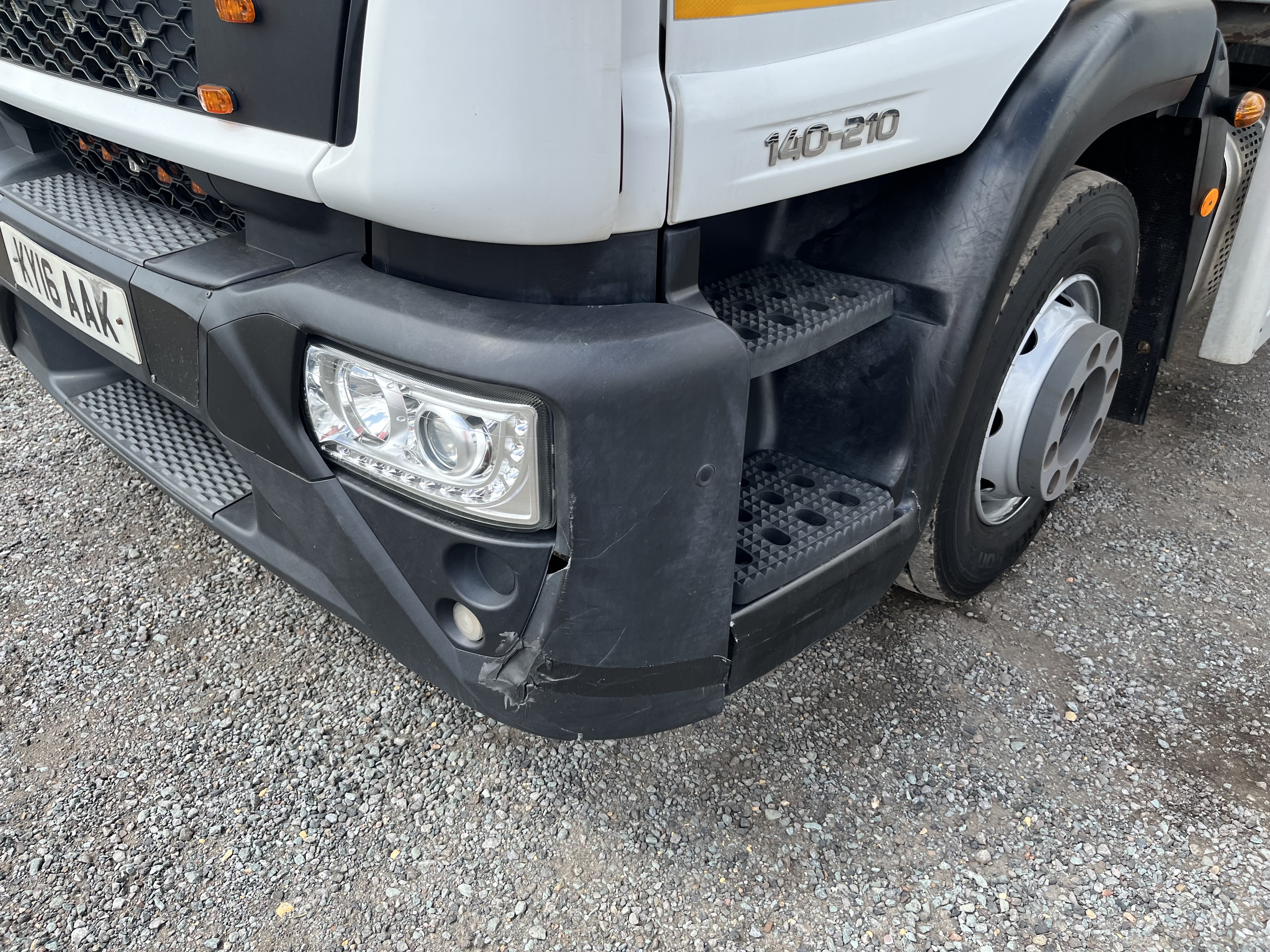 2016 IVECO EUROCARGO 140-210 14 ton box