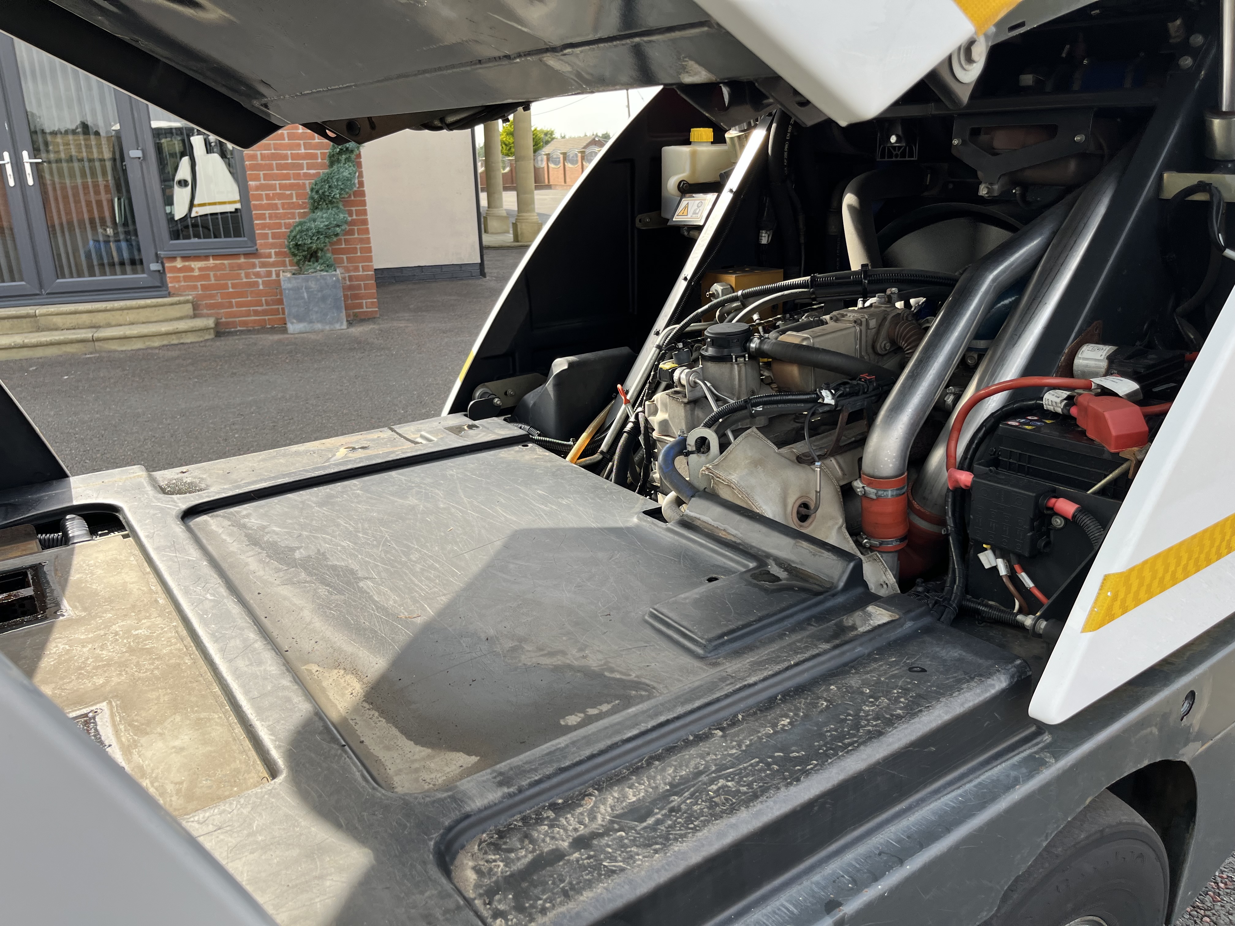 2019 JOHNSTON 200 SWEEPER WITH GULLY SUCKER AND JET WASH 