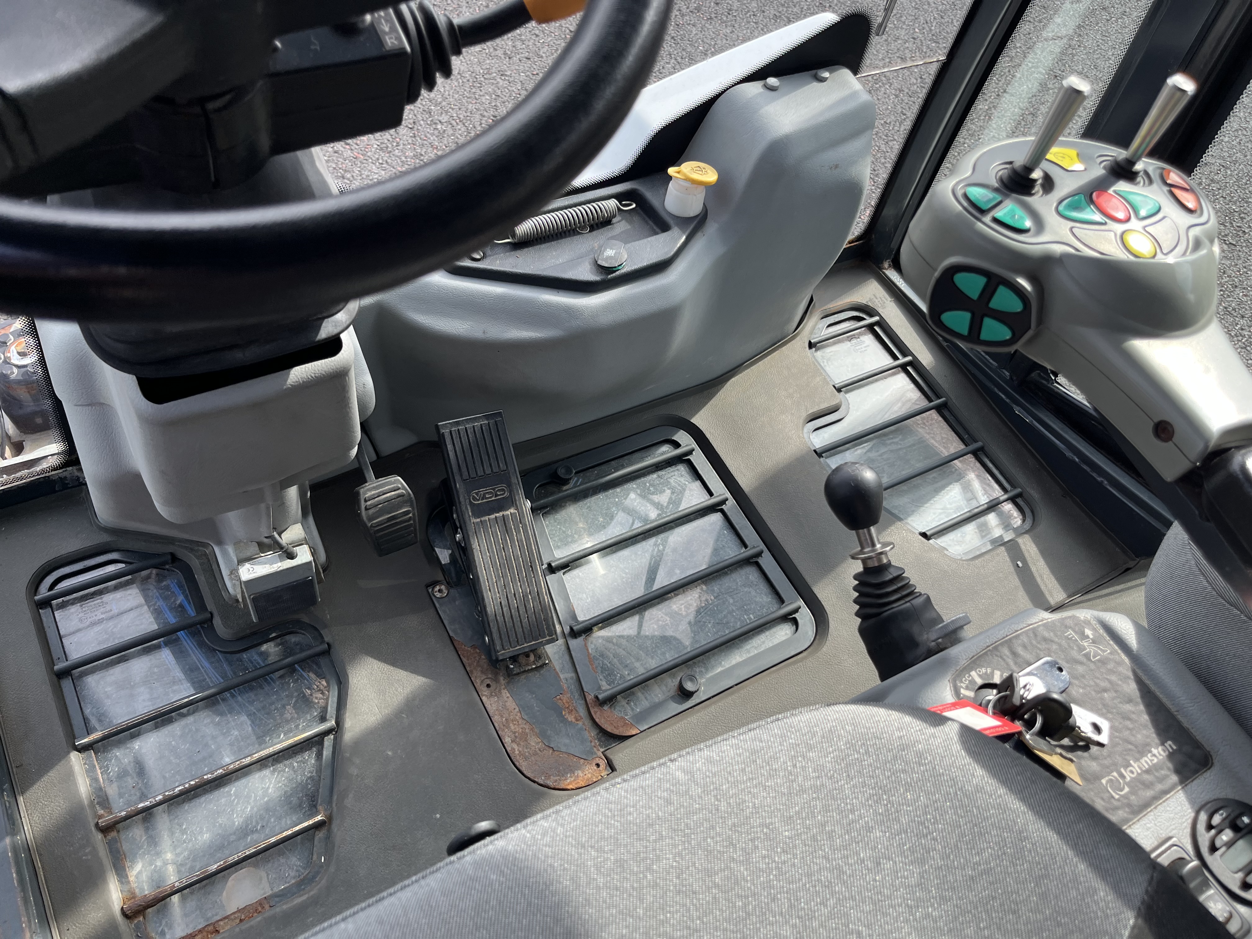 2019 JOHNSTON 200 SWEEPER WITH GULLY SUCKER AND JET WASH 