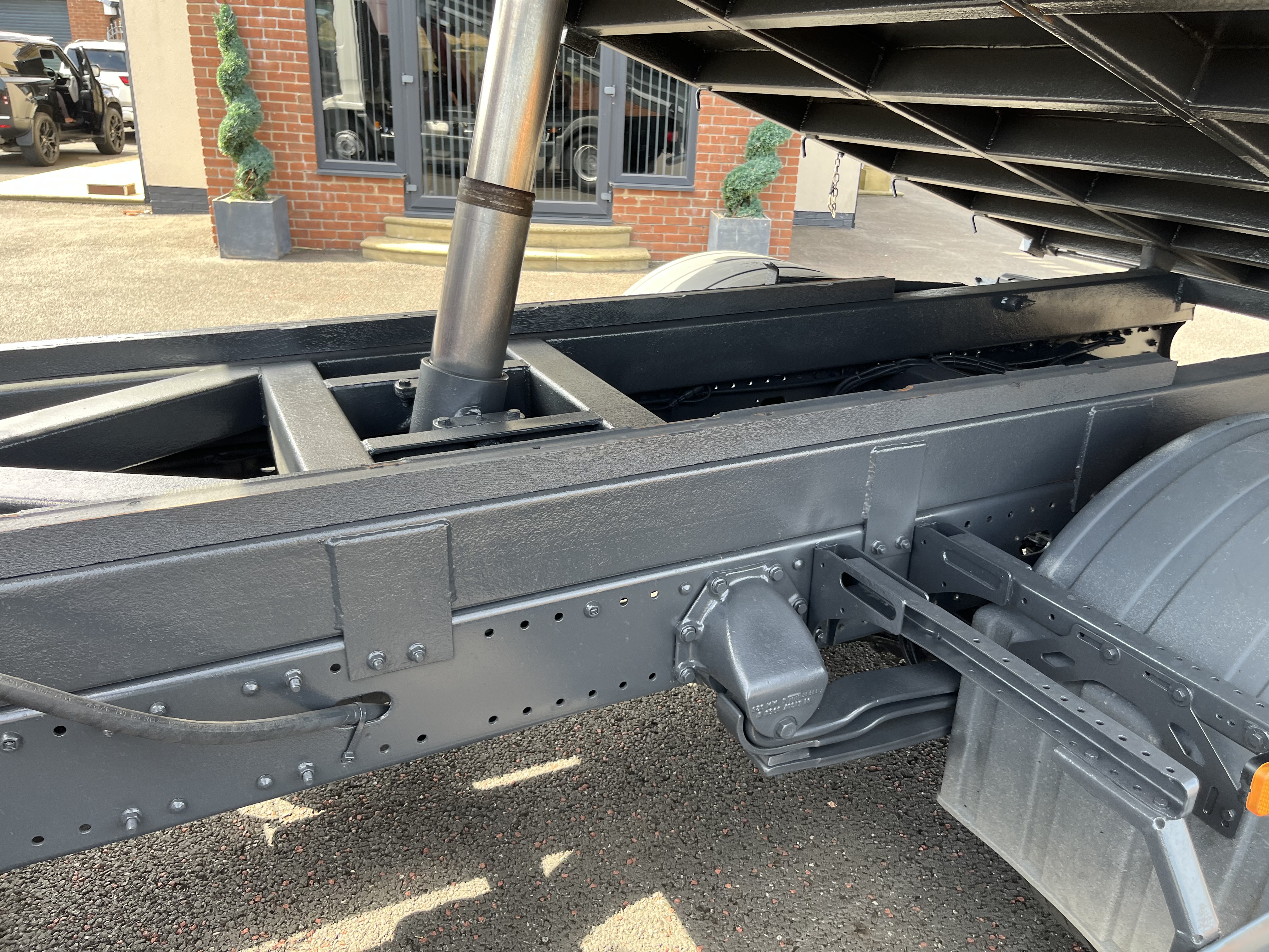 2017 67 MAN TGL 12 ton TIPPER WITH HMF CRANE MANUAL TRANSMISSION 