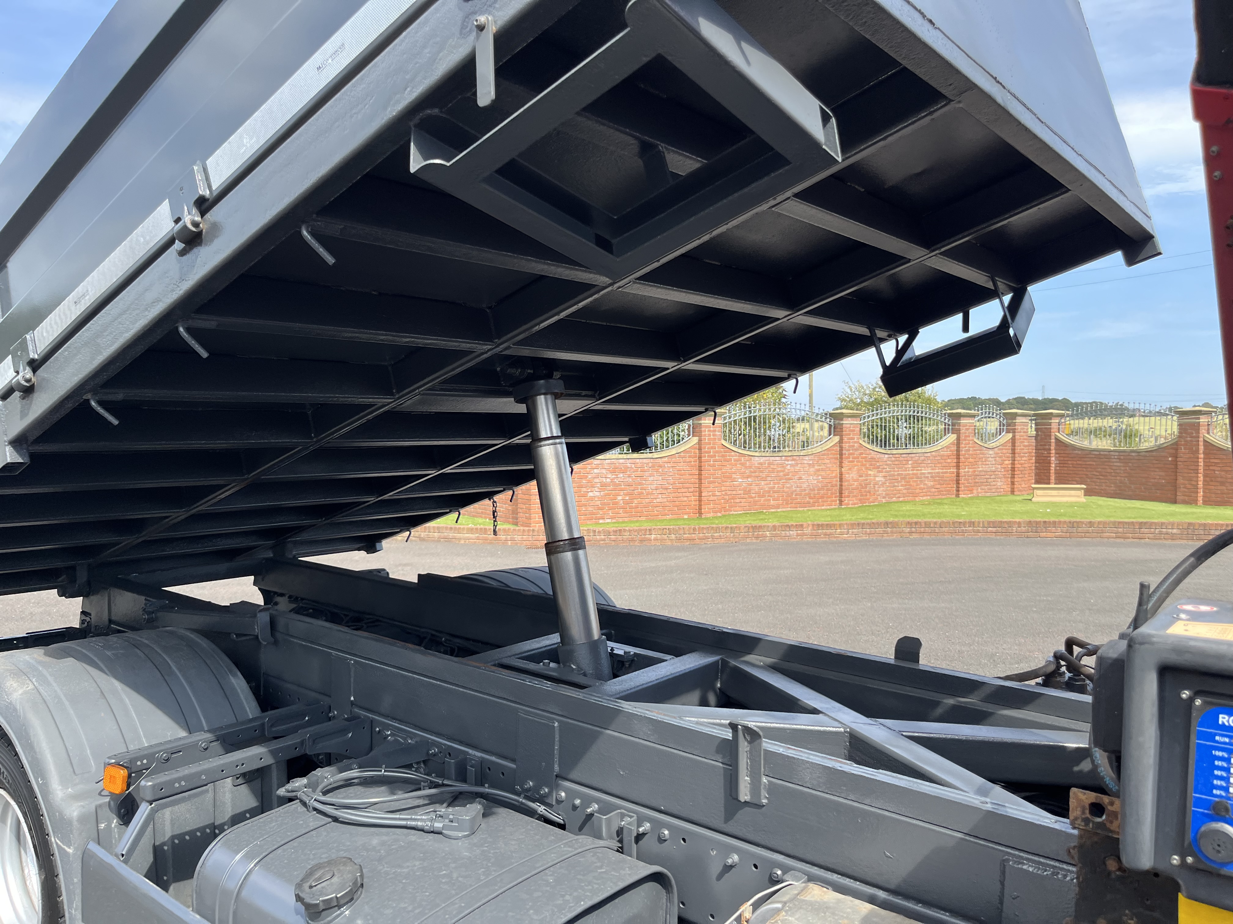 2017 67 MAN TGL 12 ton TIPPER WITH HMF CRANE MANUAL TRANSMISSION 