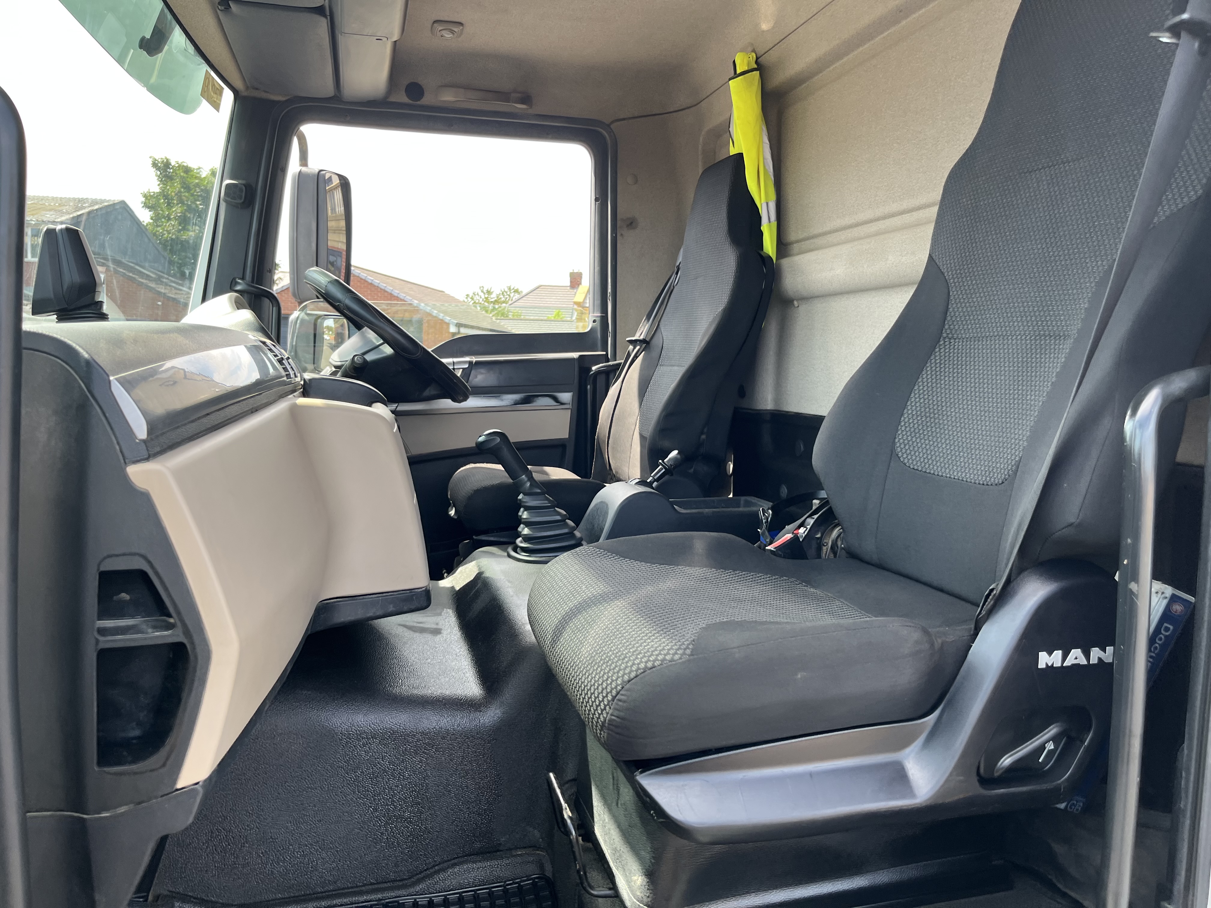 2017 67 MAN TGL 12 ton TIPPER WITH HMF CRANE MANUAL TRANSMISSION 