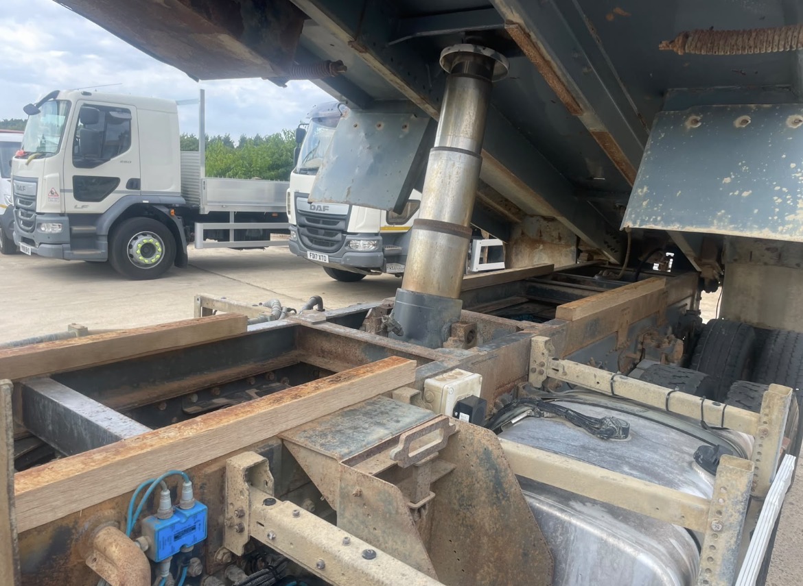 66 DAF CF 85.440 8X4 TIPPER GRAB PALFINGER EPSILON CRANE