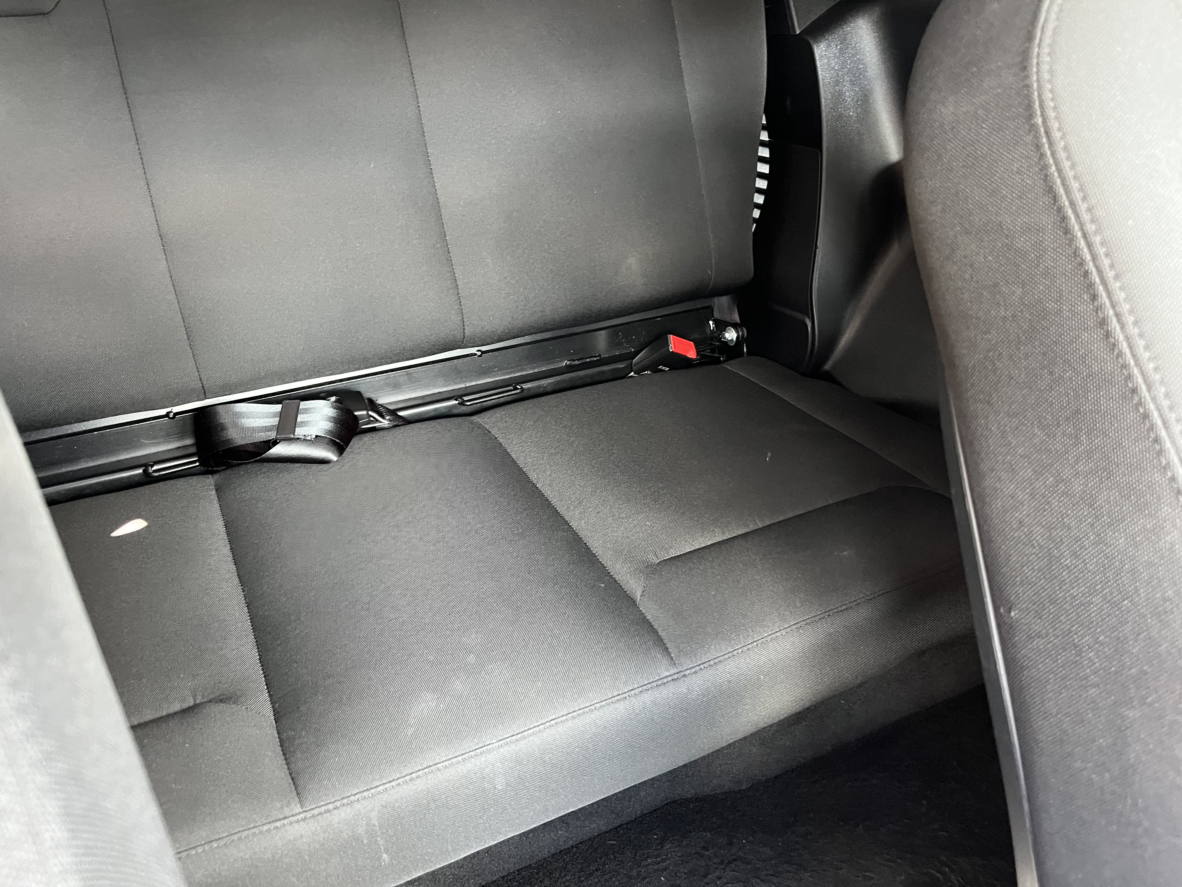2024 LANDROVER DEFENDER 90 HARDTOP COMMERCIAL WITH REAR SEATS