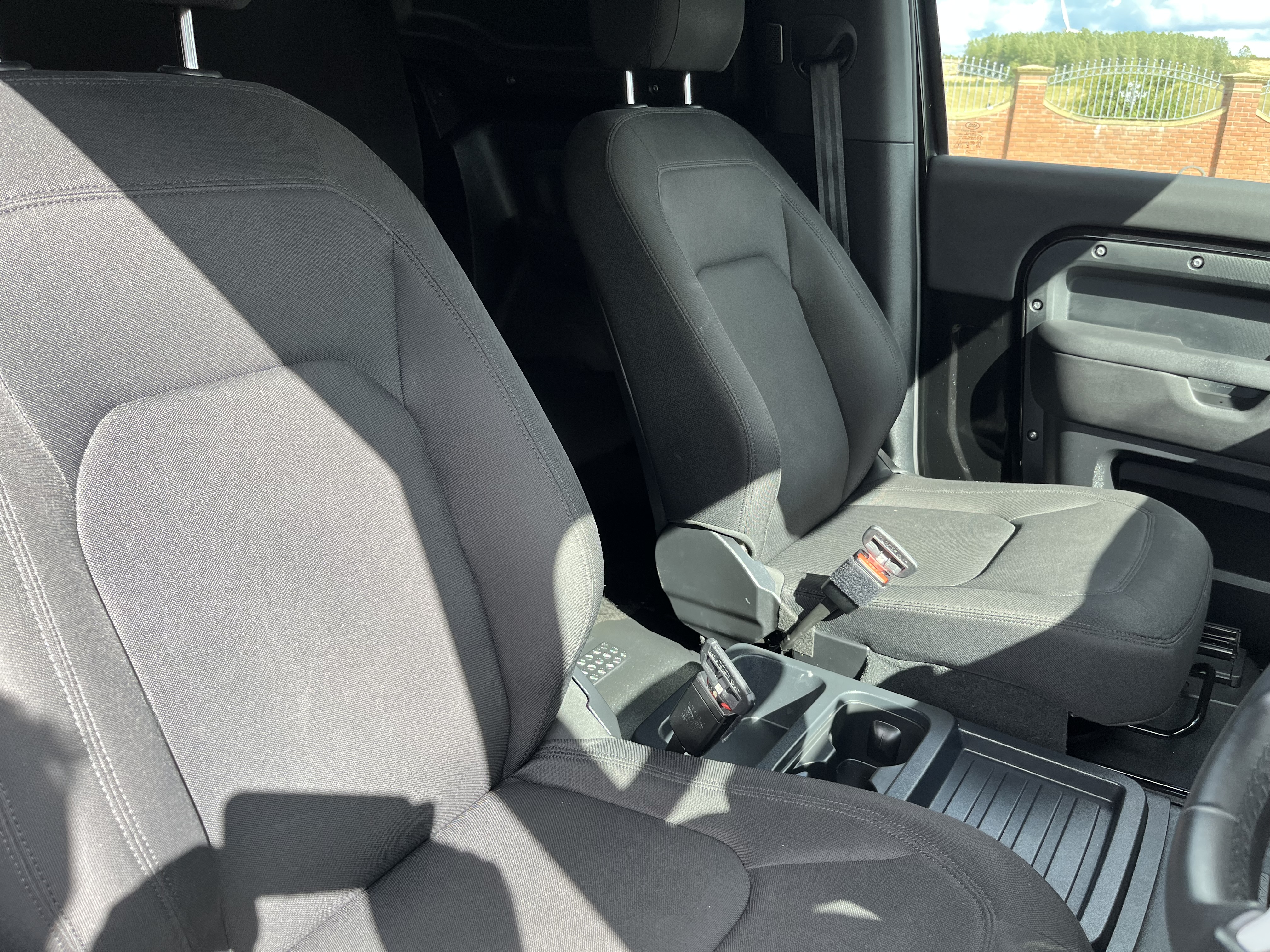2024 LANDROVER DEFENDER 90 HARDTOP COMMERCIAL WITH REAR SEATS