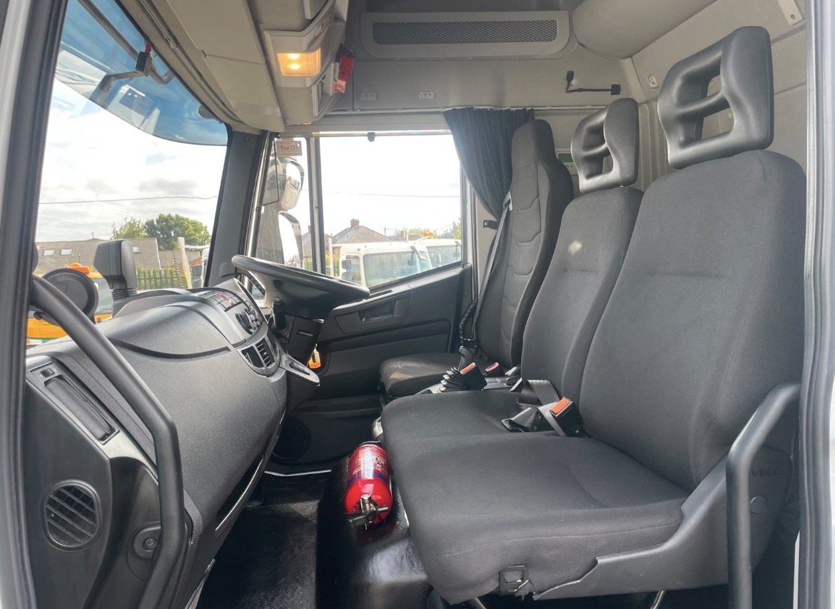 2020 70 IVECO EUROCARGO 180-250 18 ton BOX TRUCK