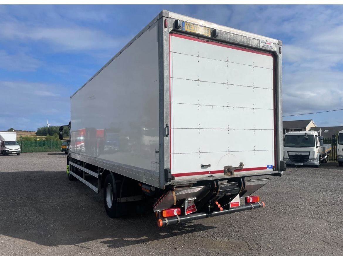 2020 70 IVECO EUROCARGO 180-250 18 ton BOX TRUCK